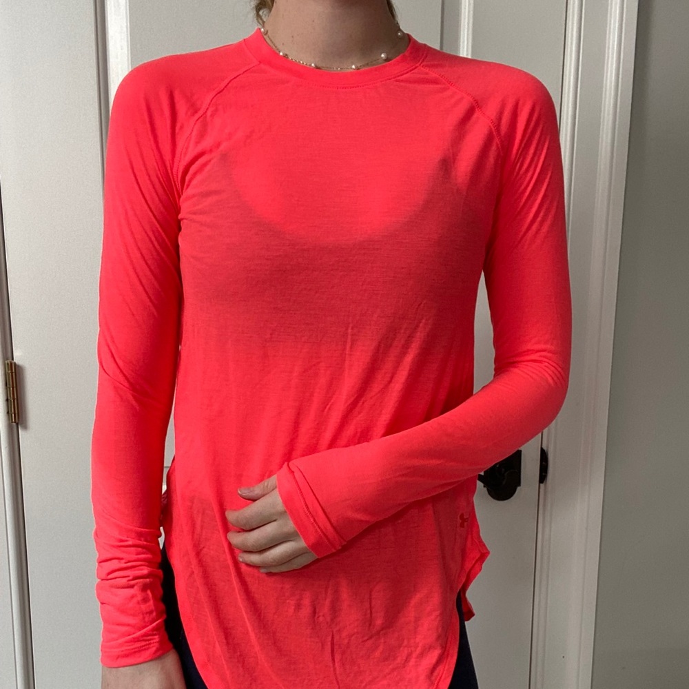 BRIGHT PINK WORKOUT TOP W/ INTERESTING BACK DETAIL